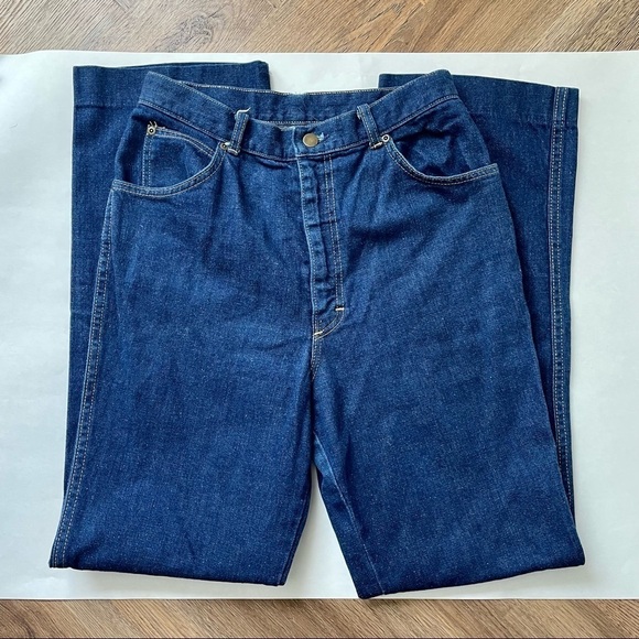 Vintage Cheryl Tiegs Medium to Dark Wash Denim Straight Leg Jeans 12 - Picture 2 of 13